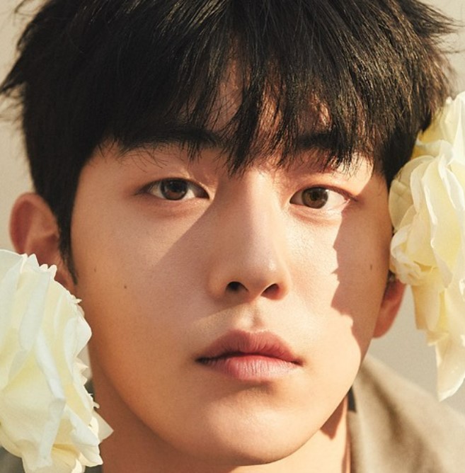 He looks like Nam Joo Hyuk